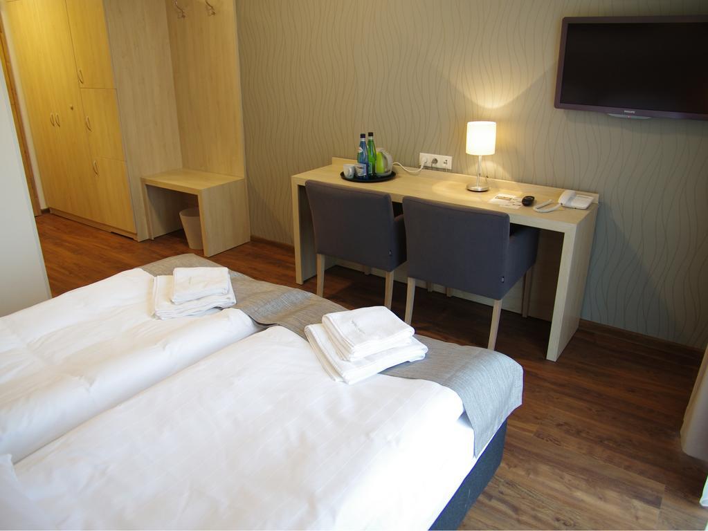 Hotel Uniejów Værelse billede
