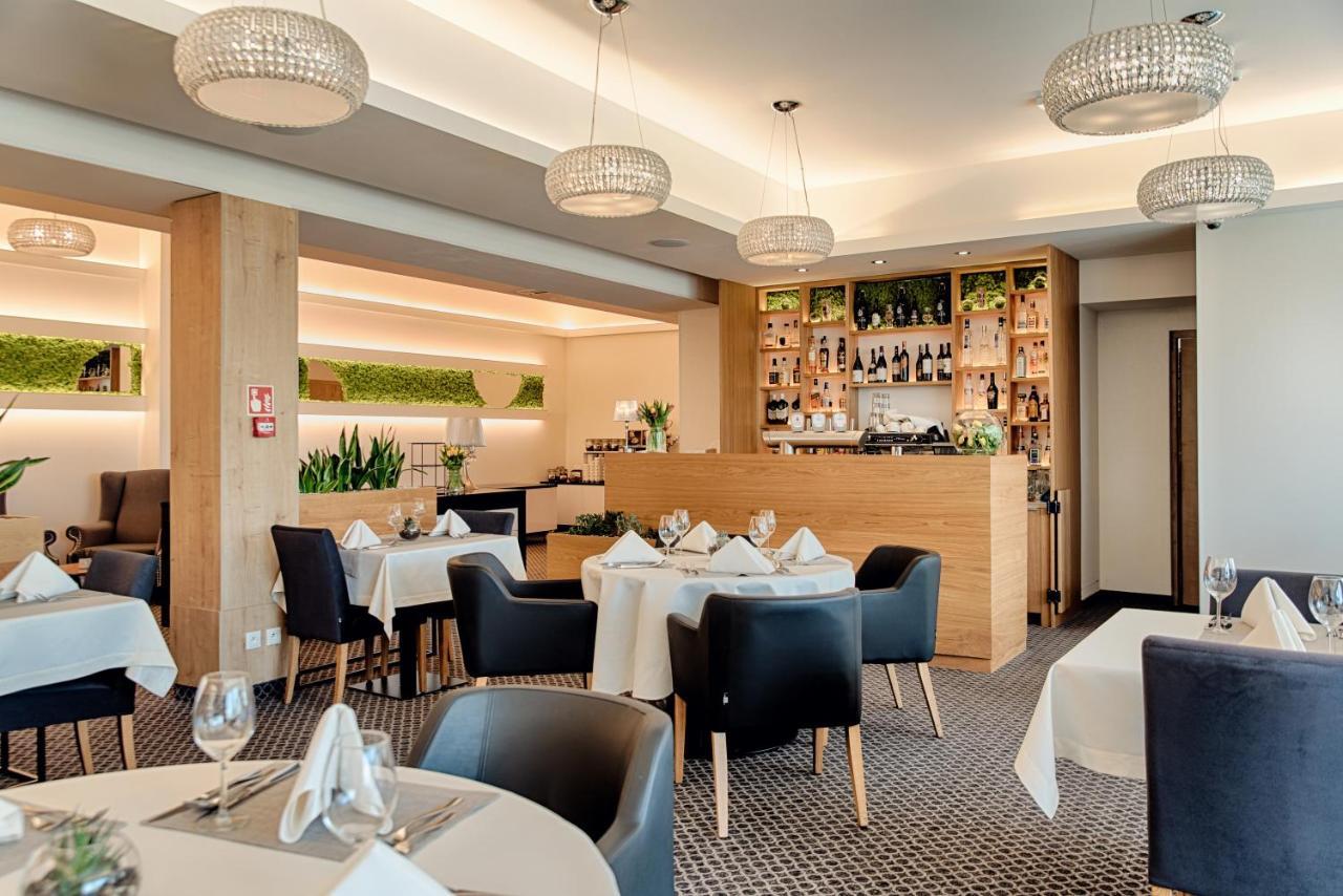 Hotel Uniejów Eksteriør billede